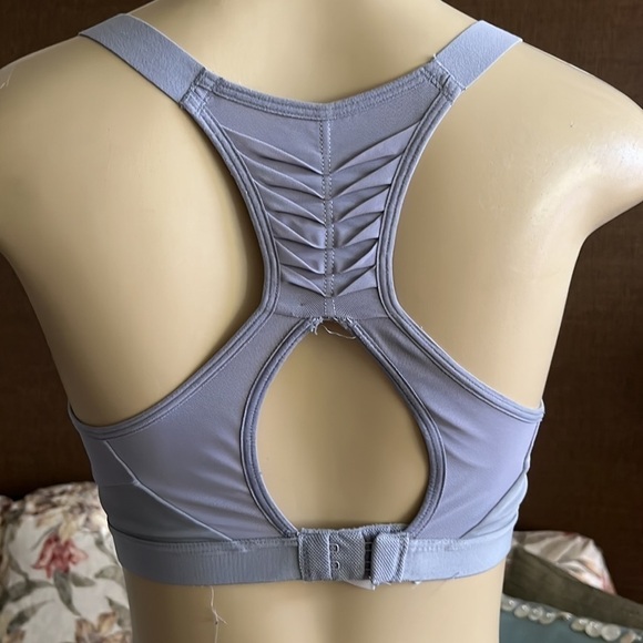 VICTORIA’S SECRET SPORT Gray Racerback Padded Wireless Max Support Bra US 34D - Picture 6 of 7